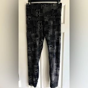 Lululemon Wunder Train Manifesto , 25 in size 8
